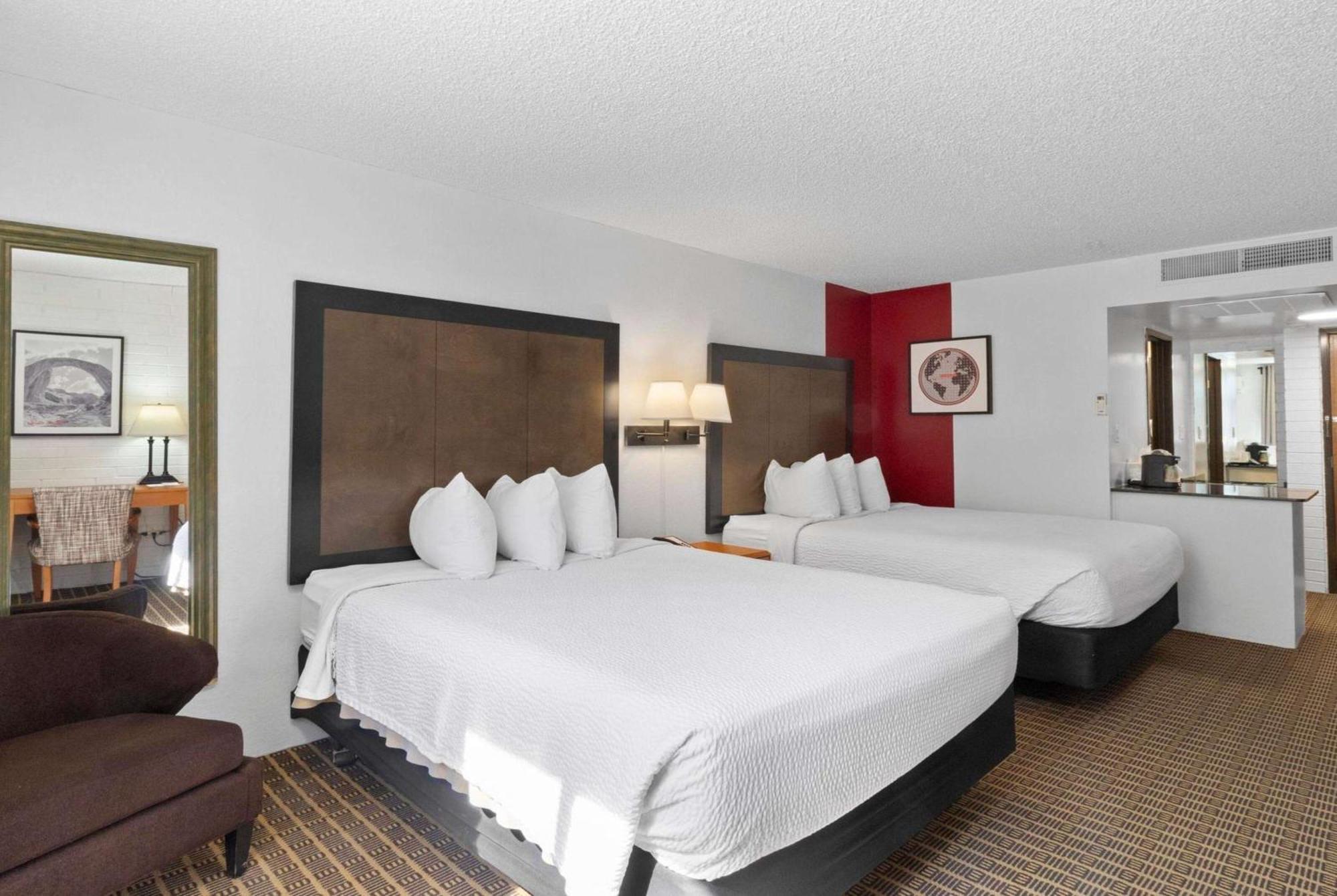 Ramada By Wyndham Richfield Ut I-70 Hotel Exterior photo
