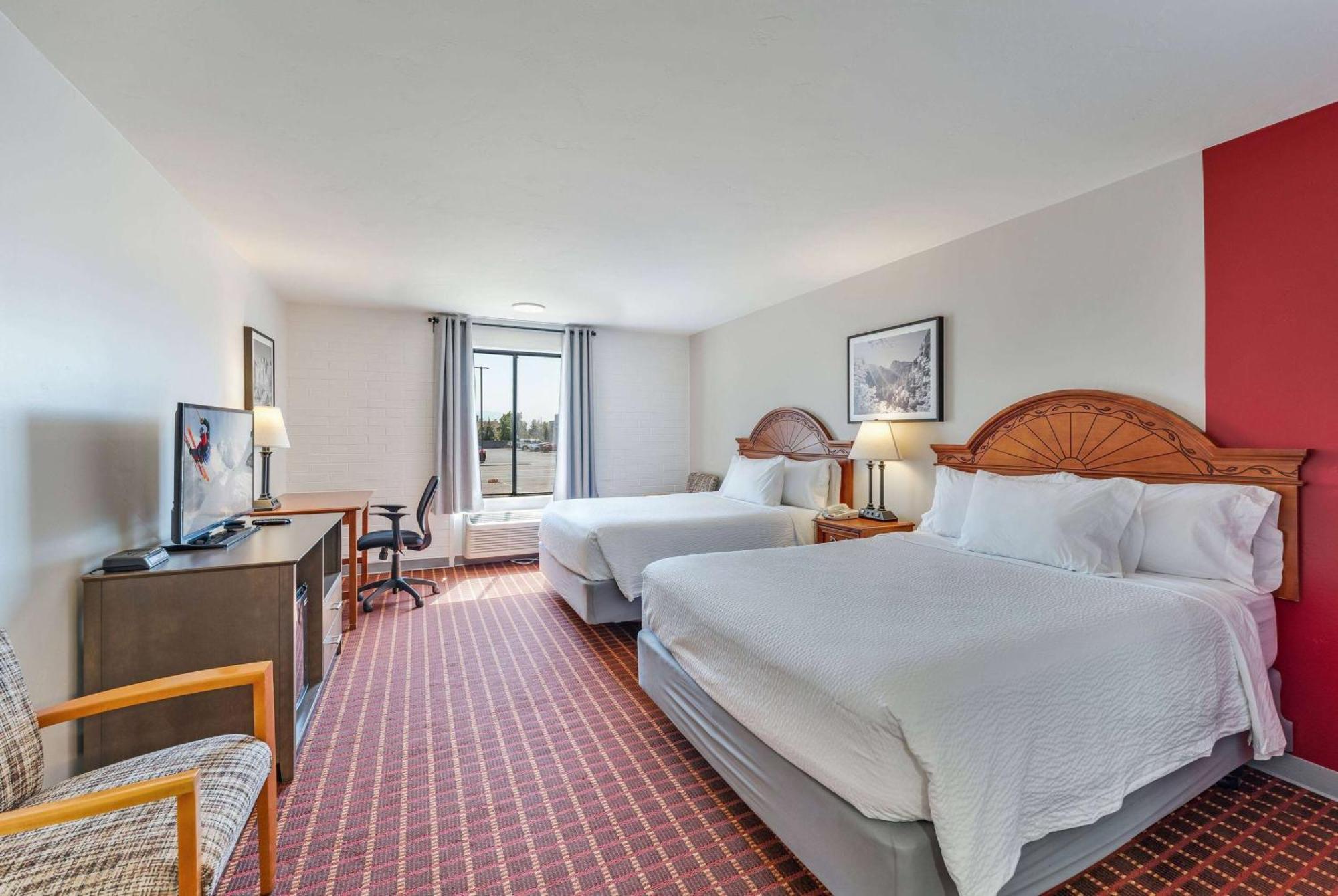 Ramada By Wyndham Richfield Ut I-70 Hotel Exterior photo