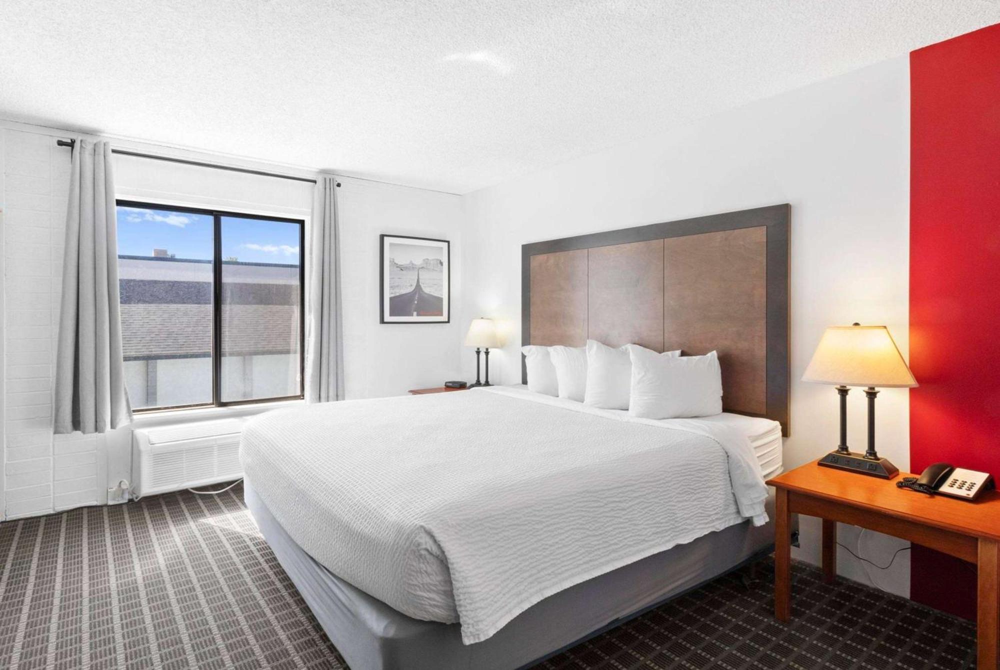 Ramada By Wyndham Richfield Ut I-70 Hotel Exterior photo