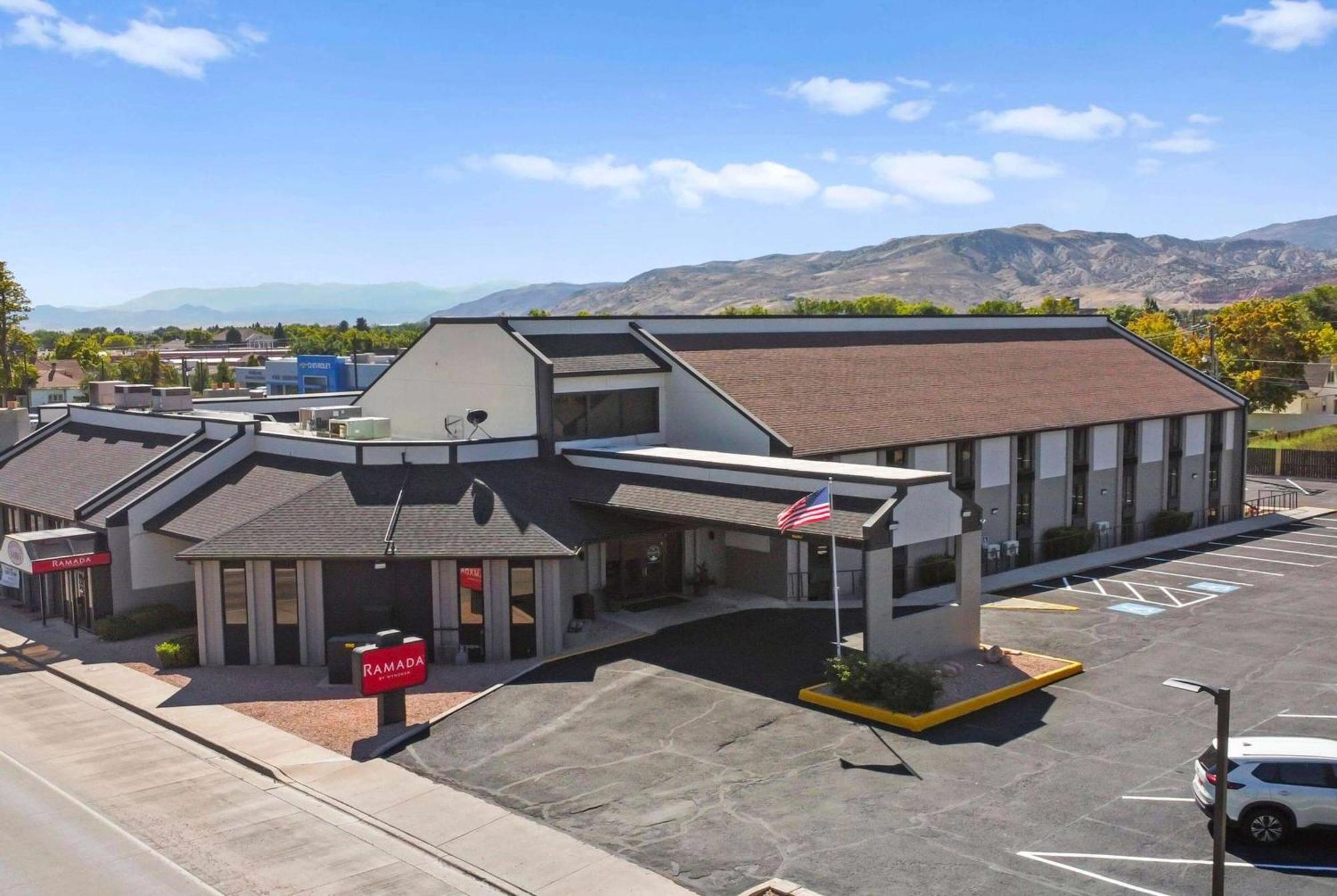 Ramada By Wyndham Richfield Ut I-70 Hotel Exterior photo
